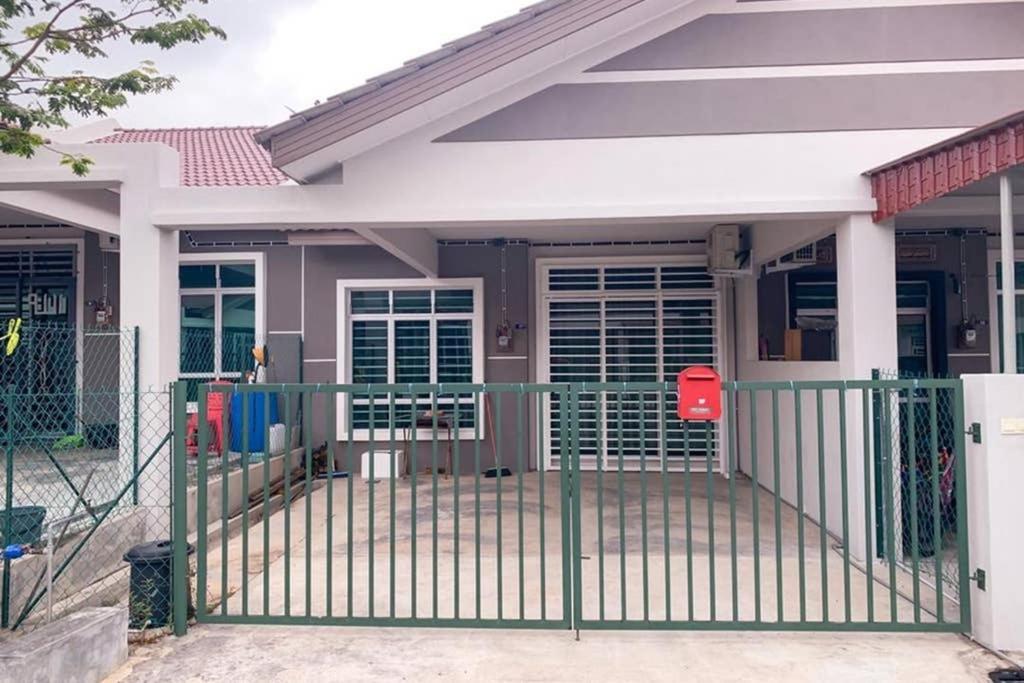 Si_Homestay4U Malacca エクステリア 写真